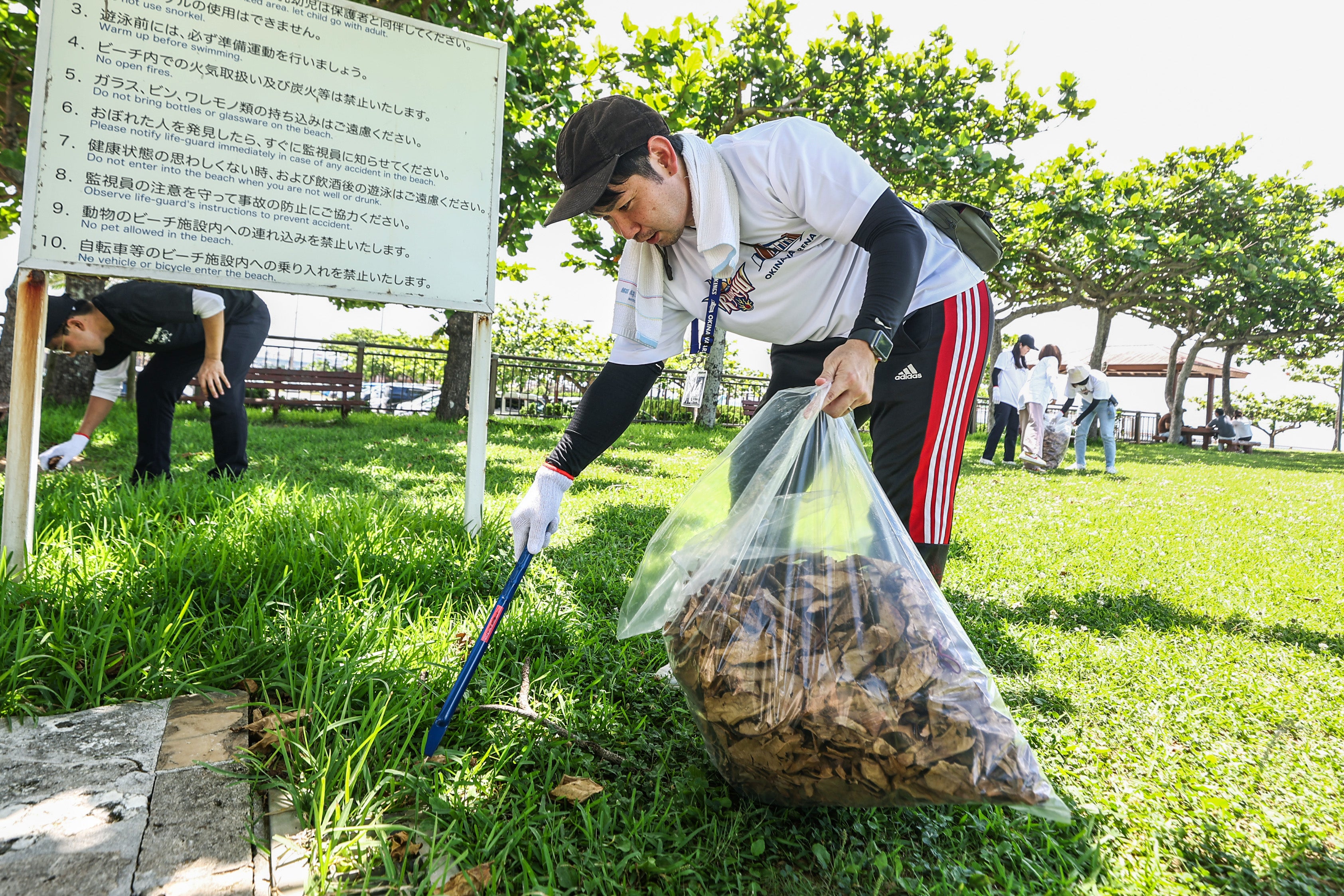 宜野湾トロピカルビーチ ビーチクリーン活動 参加のご報告 | 琉球