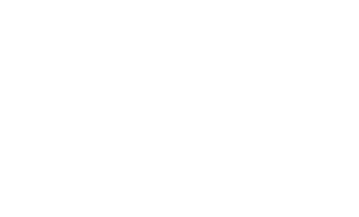 胸元には、キングスロゴにも取り入れられている、琉球国王の象徴「玉冠(ぎょくかん)」をモチーフにしたロゴを配置。左肩には、2019年に再建支援のために販売したオリジナルステッカーをあしらいました。さらに、ユニフォームの両サイドには首里城にもゆかりの深い「龍」を取り入れ、琉球王国の歴史と文化を感じさせるデザインに仕上げました。沖縄の歴史と誇りを胸に、新たな時代へ挑み続けるキングスの姿勢を表現したデザインです。